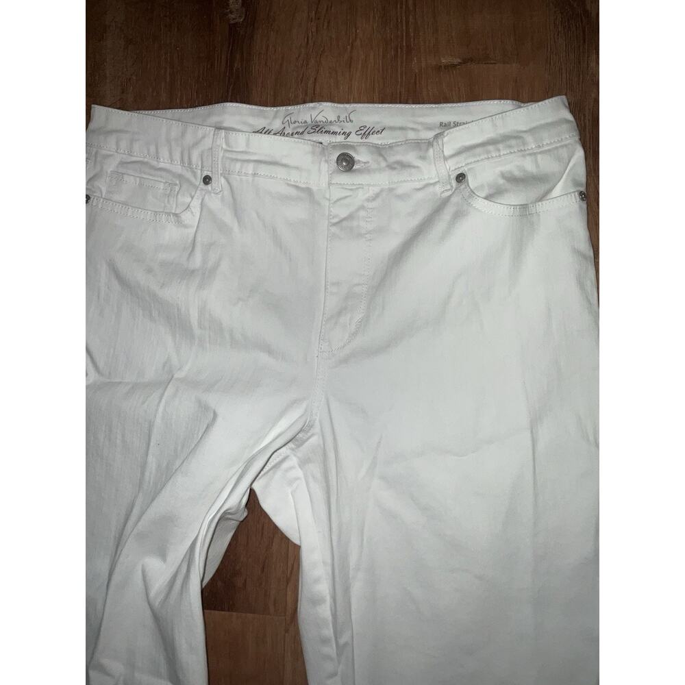 Gloria Vanderbilt Women's White Slimming Classic Rise Capri Jean Sz 16 - Picture 8 of 10